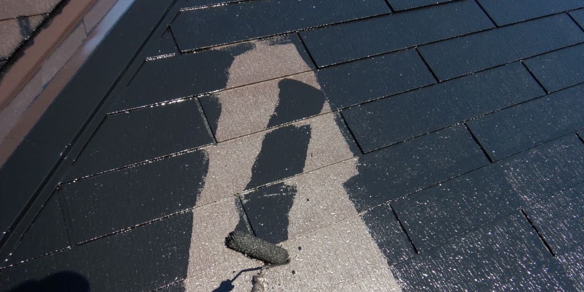 吉川市の屋根塗装 色あせ・ひび割れ・コケ対策